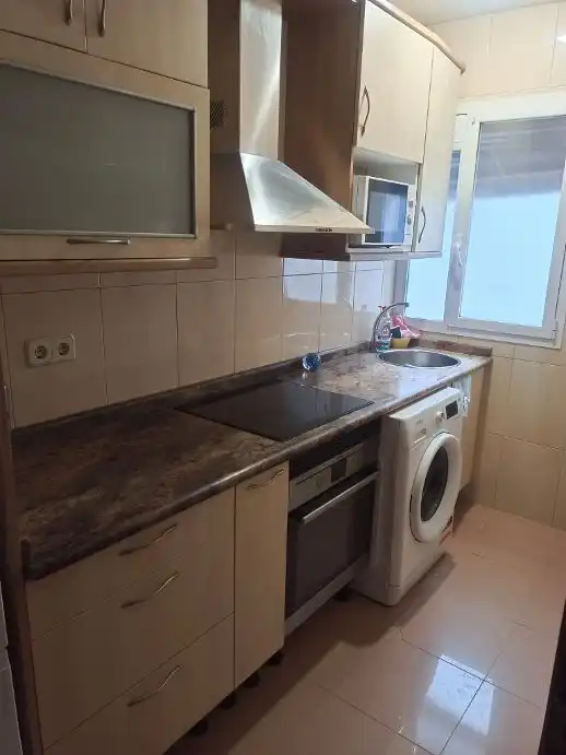 Cocina de Piso de alquiler en  Pamplona / Iruña con Calefacción, Parquet y Amueblado