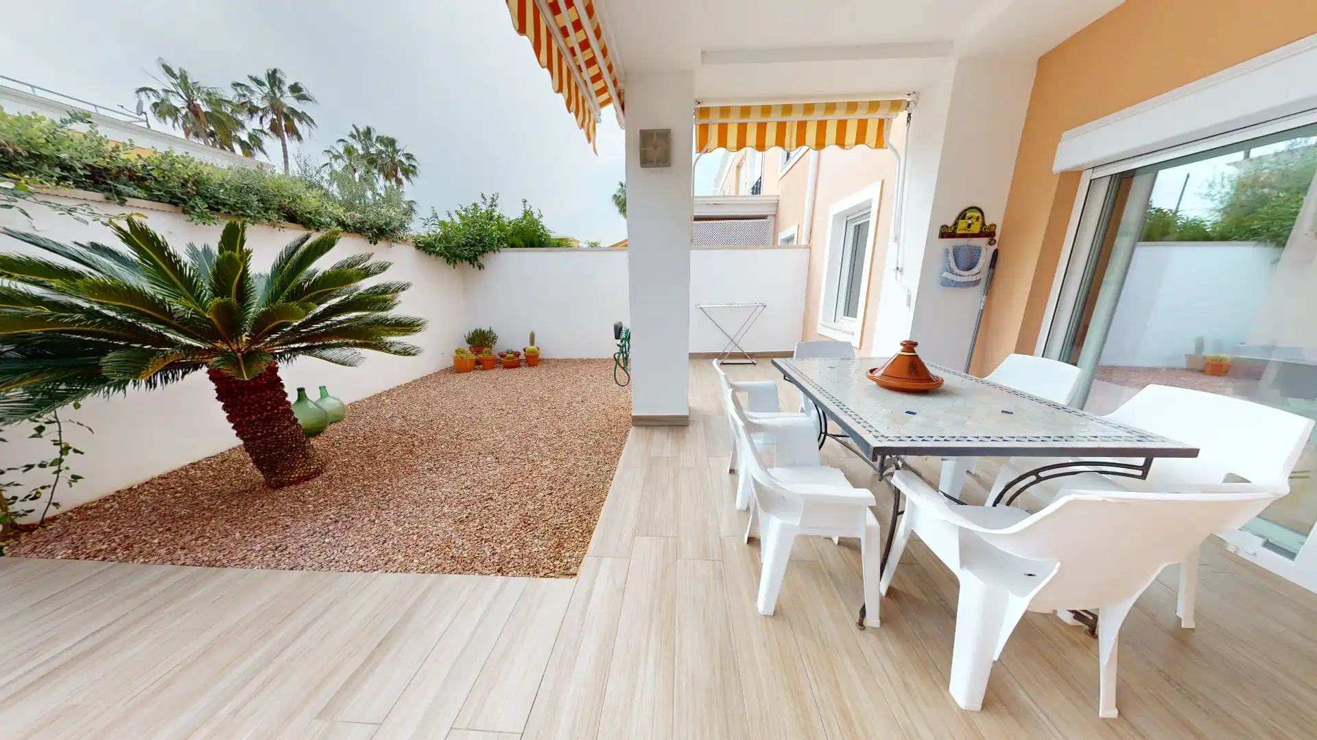 Terrassa de Casa adosada en venda en Alicante / Alacant amb Aire condicionat, Calefacció i Jardí privat