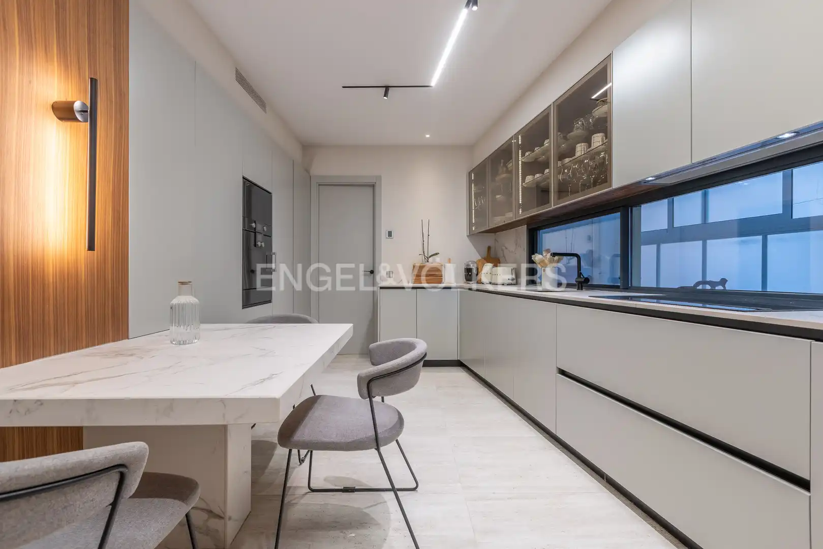 Kitchen of Flat for sale in Sevilla  with Air Conditioner, Heating and Terrace