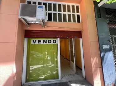Local comercial en venda a Calle de Venecia 6