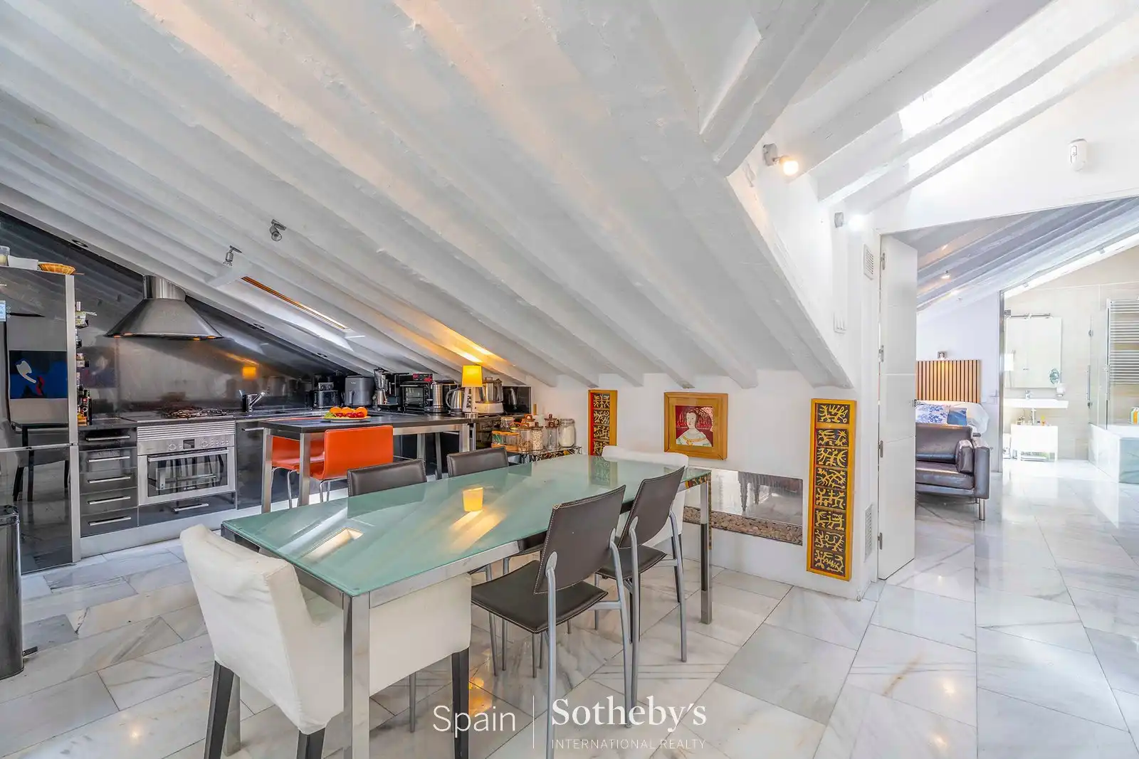 Comedor de Ático de alquiler en Madrid con Aire acondicionado, Calefacción y Terraza