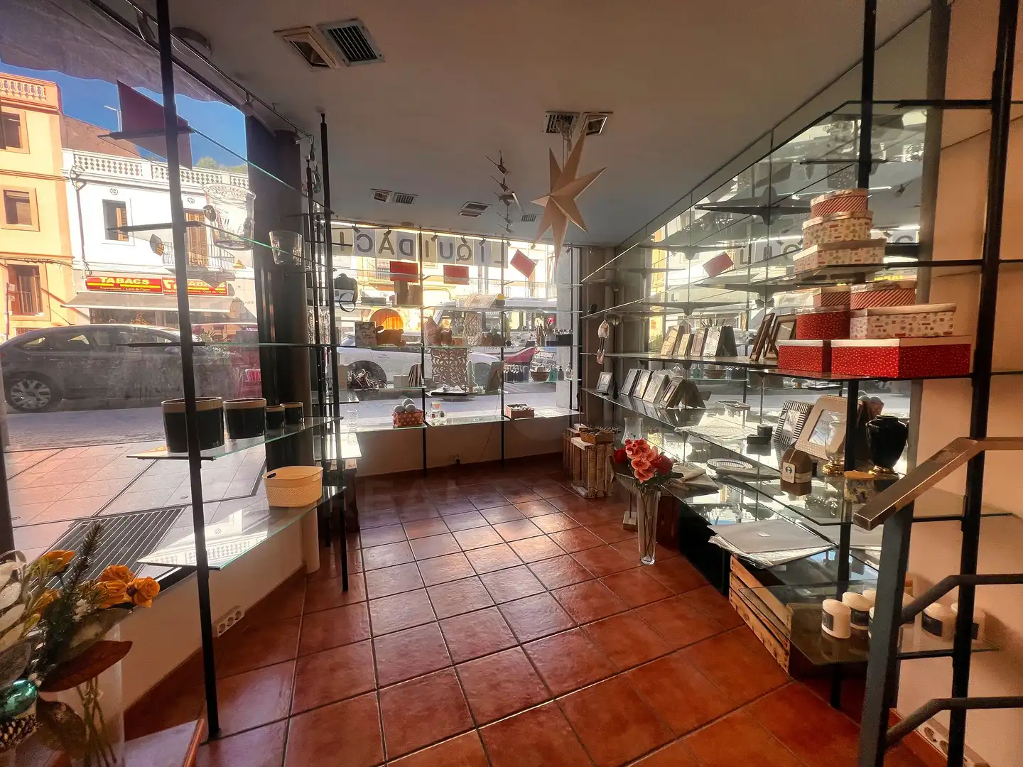Local de lloguer en Vallirana