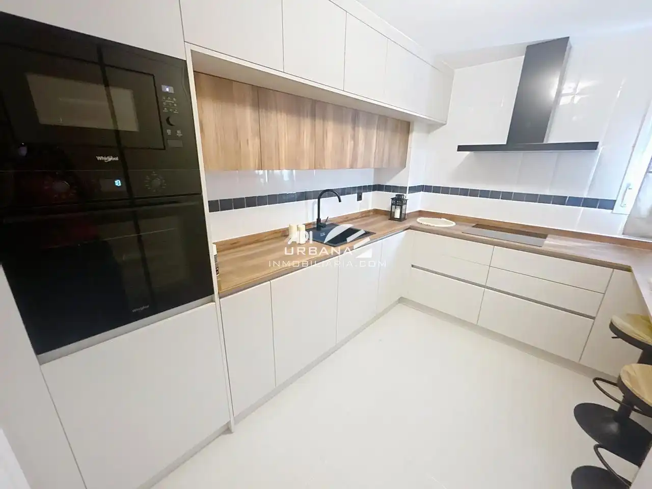 Kitchen of Flat for sale in Lucena  with Terrace and Storage room