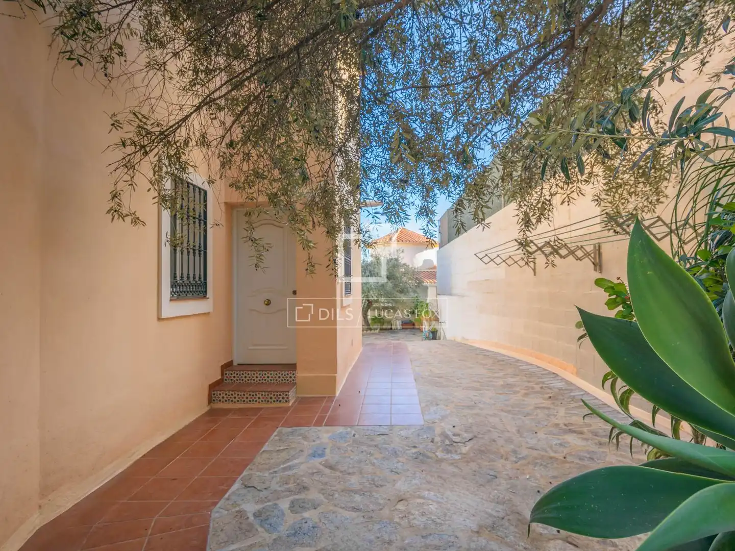 Vista exterior de Casa o xalet en venda en Rincón de la Victoria amb Aire condicionat, Jardí privat i Terrassa
