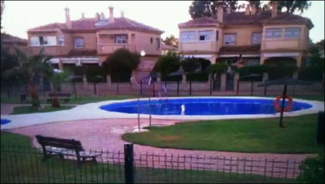 Swimming pool of Detached homes for rent in Montequinto  with Air Conditioner, Heating and Terrace
