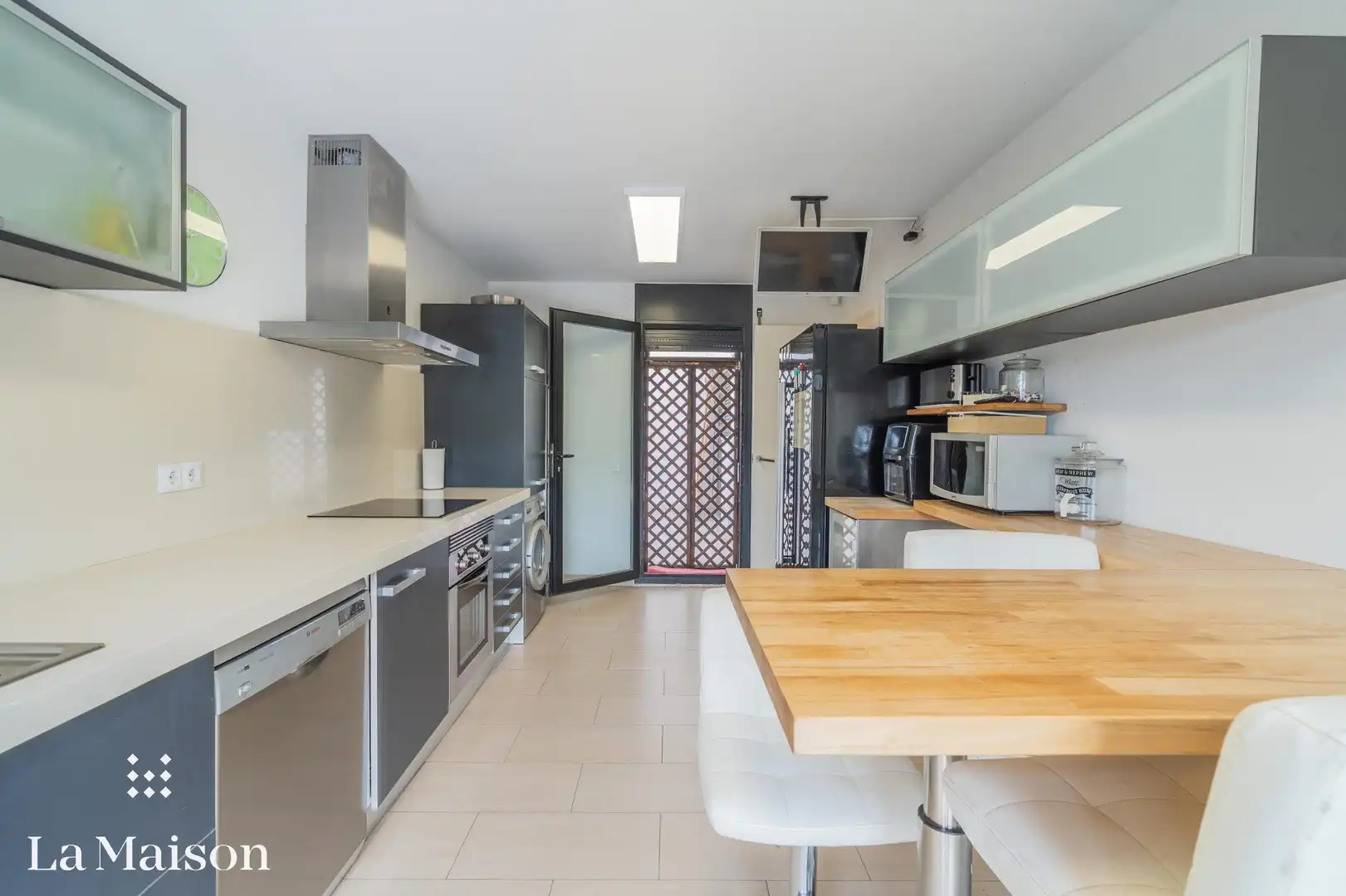 Cuina de Casa o xalet en venda en Vilanova del Vallès amb Parquet, Terrassa i Piscina