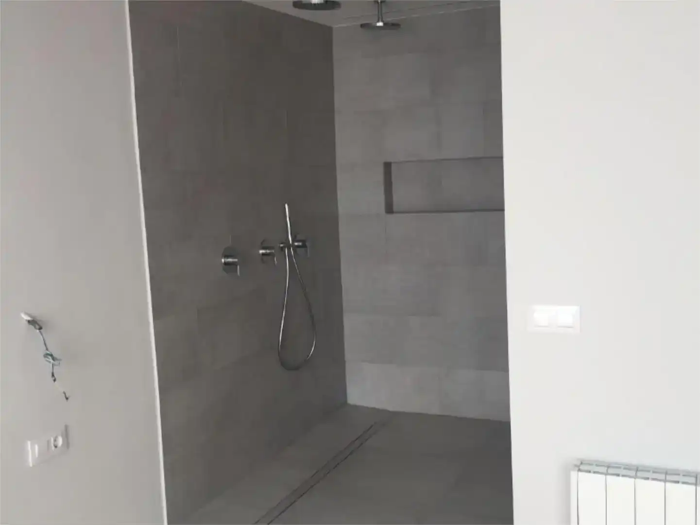 Bany de Pis en venda en A Coruña Capital  amb Parquet i Balcó