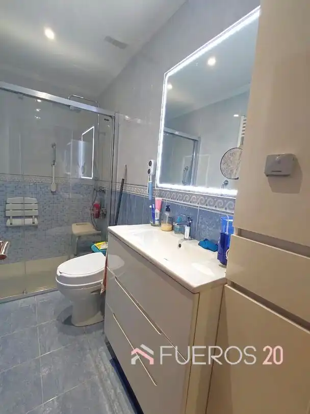 Bathroom of Flat for sale in Rontegui - Pormetxeta