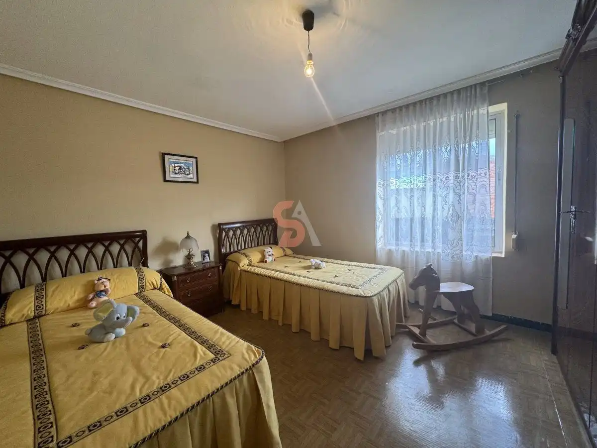 Dormitori de Casa o xalet en venda en Renedo de Esgueva amb Calefacció
