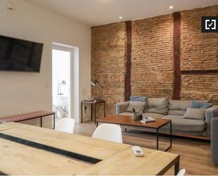 Living room of Flat to rent in  Madrid Capital  with Air Conditioner, Heating and Furnished