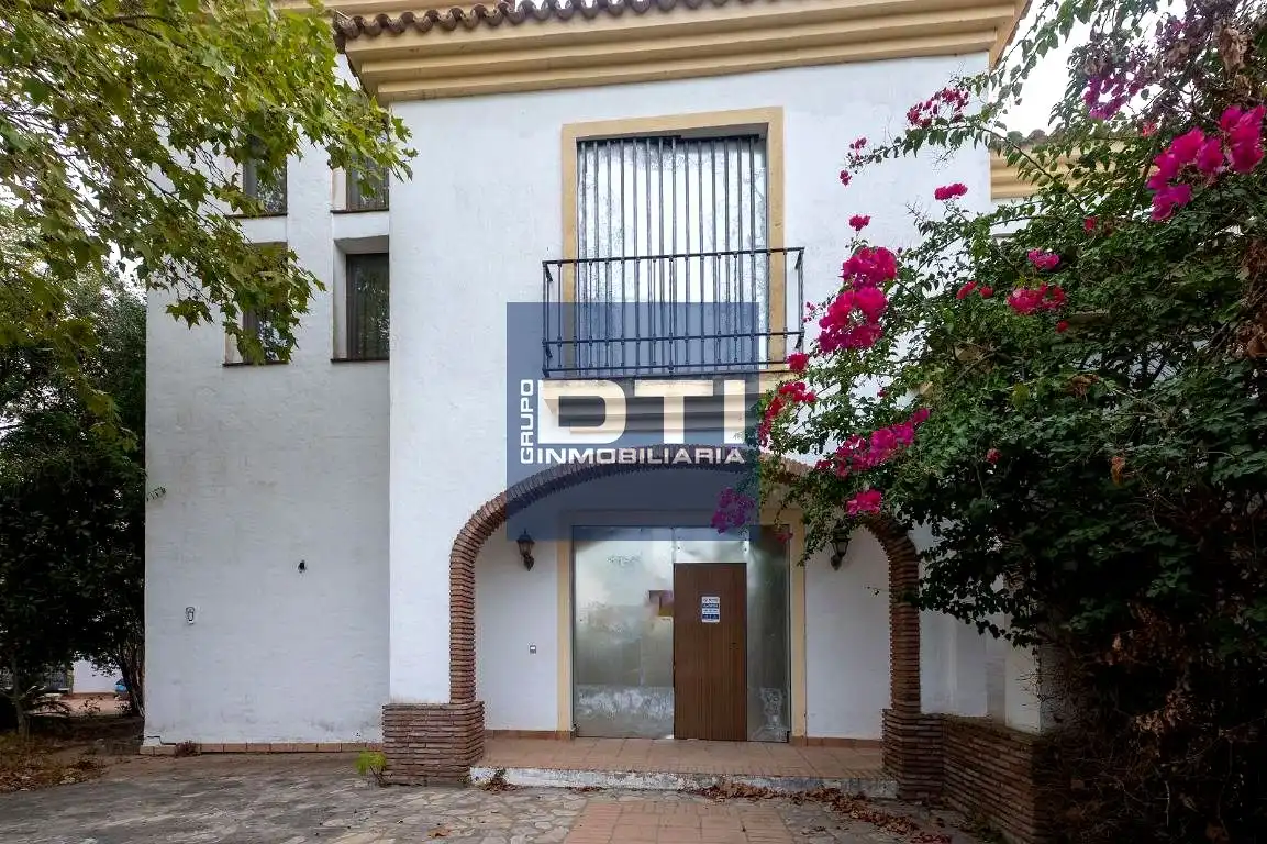 Casa amb piscina en venda a Urbanización Las Alondras, imagen 4