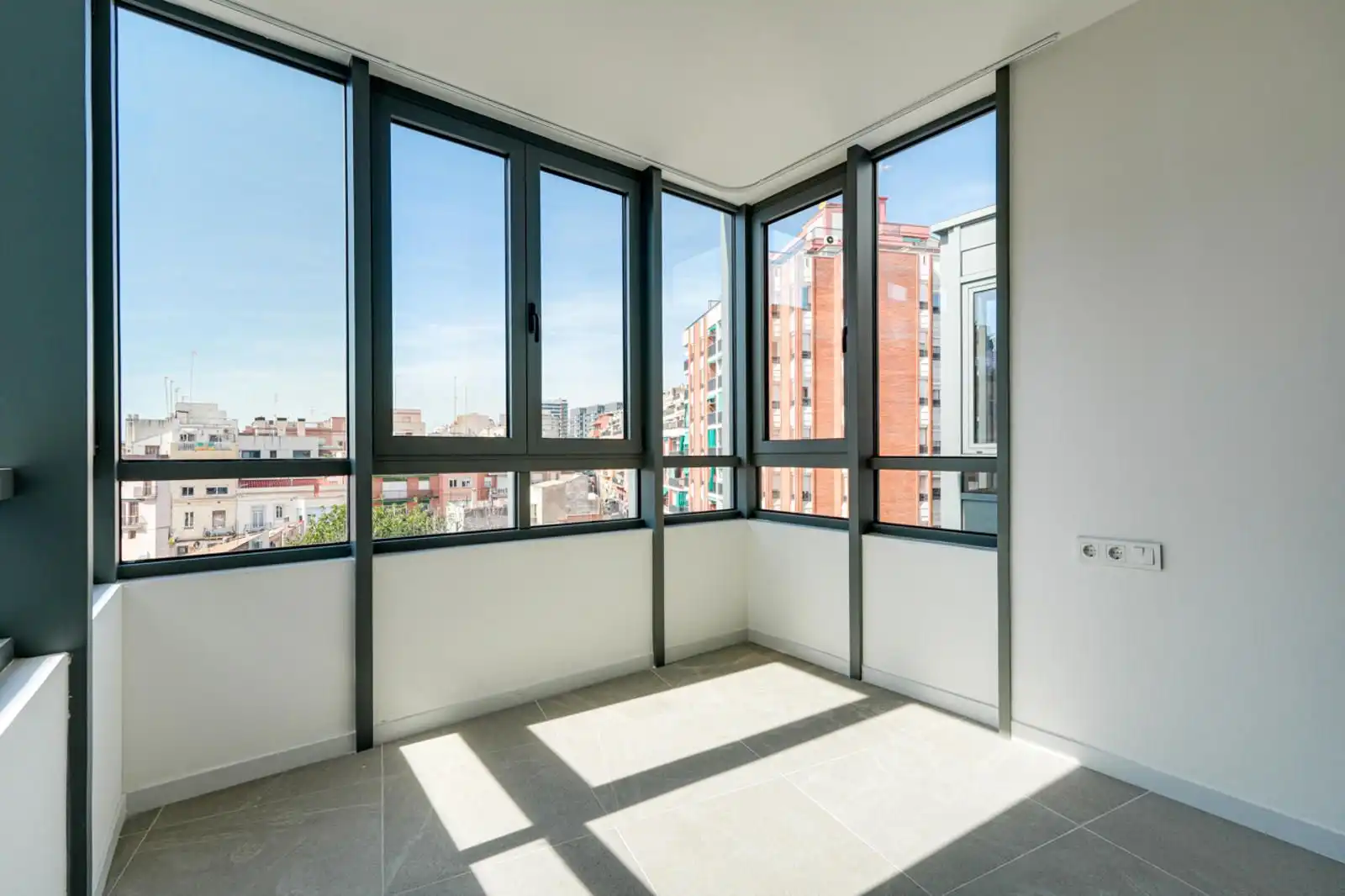 Bedroom of Flat for sale in L'Hospitalet de Llobregat  with Heating, Terrace and Oven