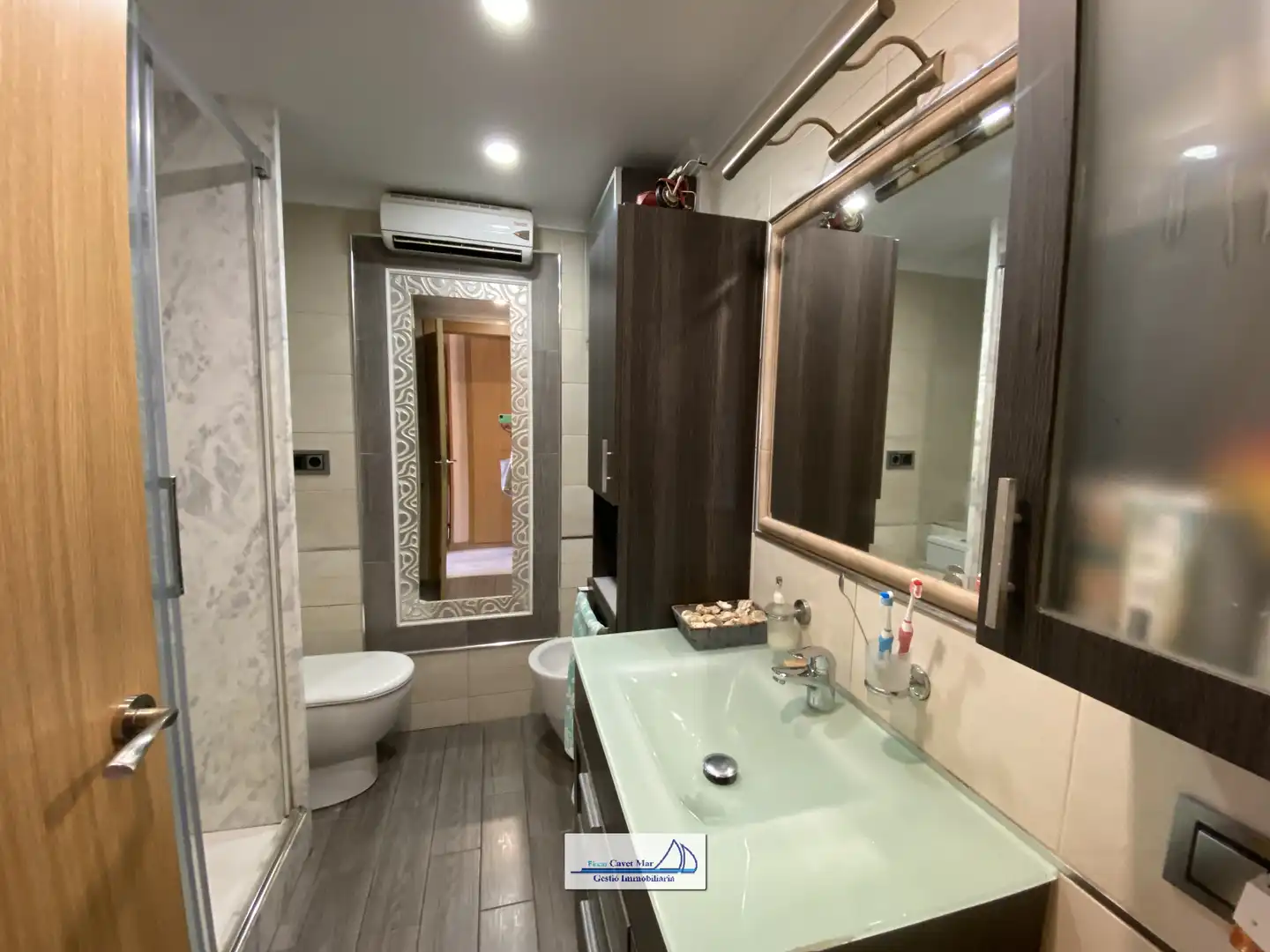 Bany de Apartament en venda en Cambrils amb Parquet, Moblat i Piscina comunitària