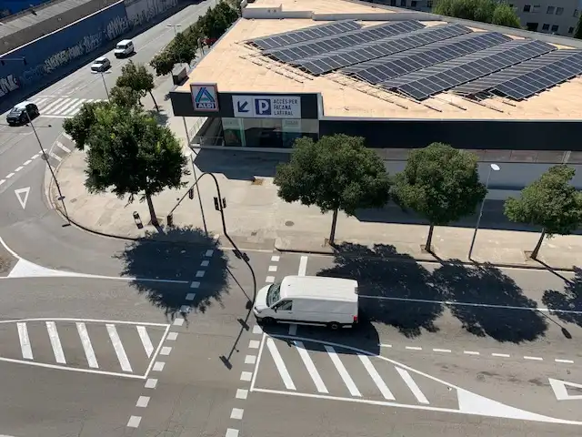Vista exterior de Edificio en venta en Cerdanyola del Vallès