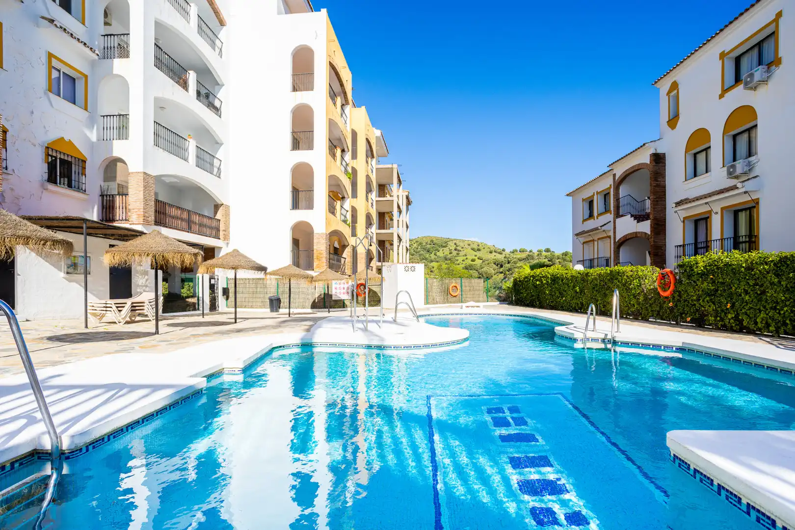 Piscina de Planta baixa en venda en Mijas amb Aire condicionat, Terrassa i Piscina