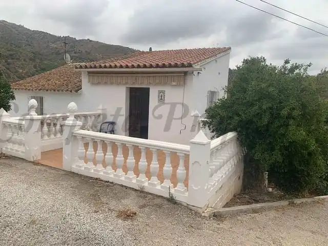 Detached homes for sale in Cútar