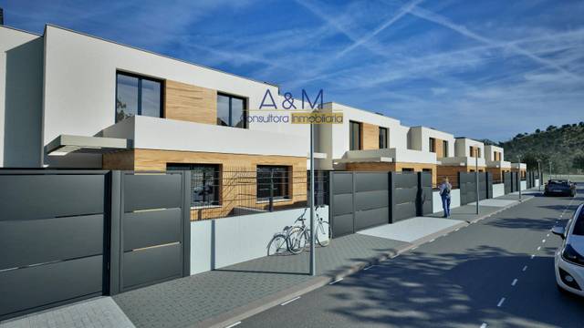 Casa adosada en Venta en del ferrocarril en Zaratán