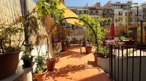 Pieza única con arquitectura típica de Barcelona