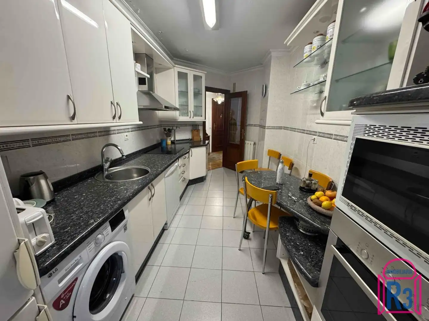 Cocina de Piso en venta en León Capital  con Calefacción, Terraza y Trastero