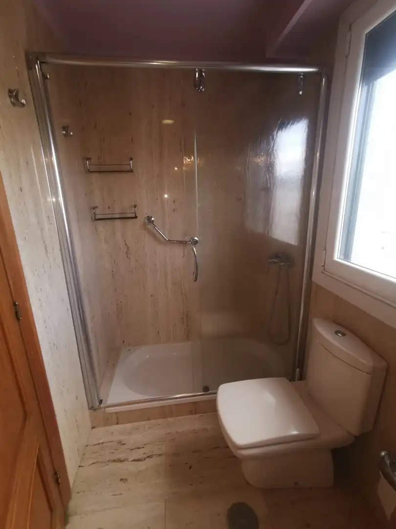 Baño de Dúplex en venta en Ourense Capital  con Calefacción, Parquet y Horno