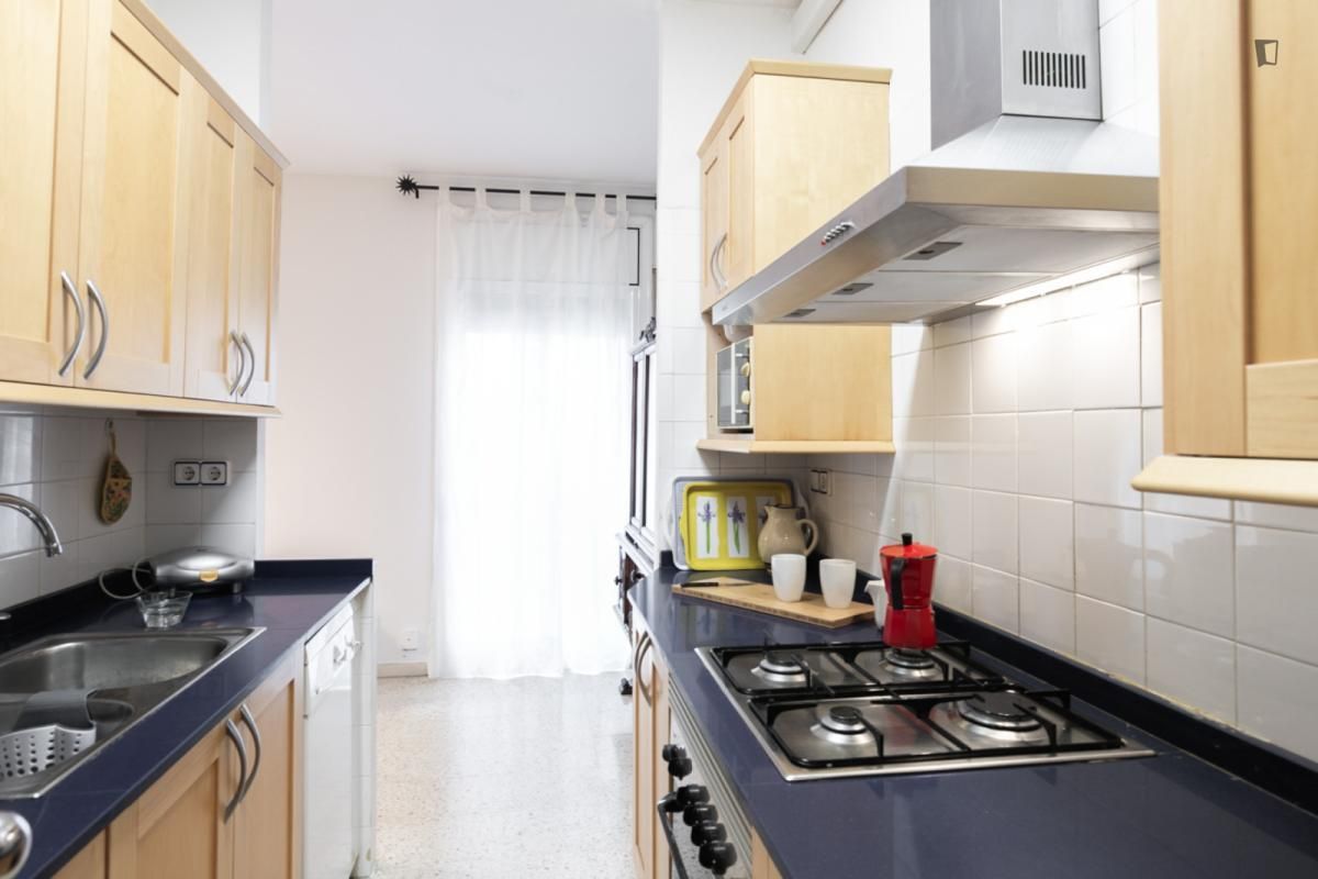 Cuina de Apartament de lloguer en  Barcelona Capital amb Aire condicionat, Moblat i Forn