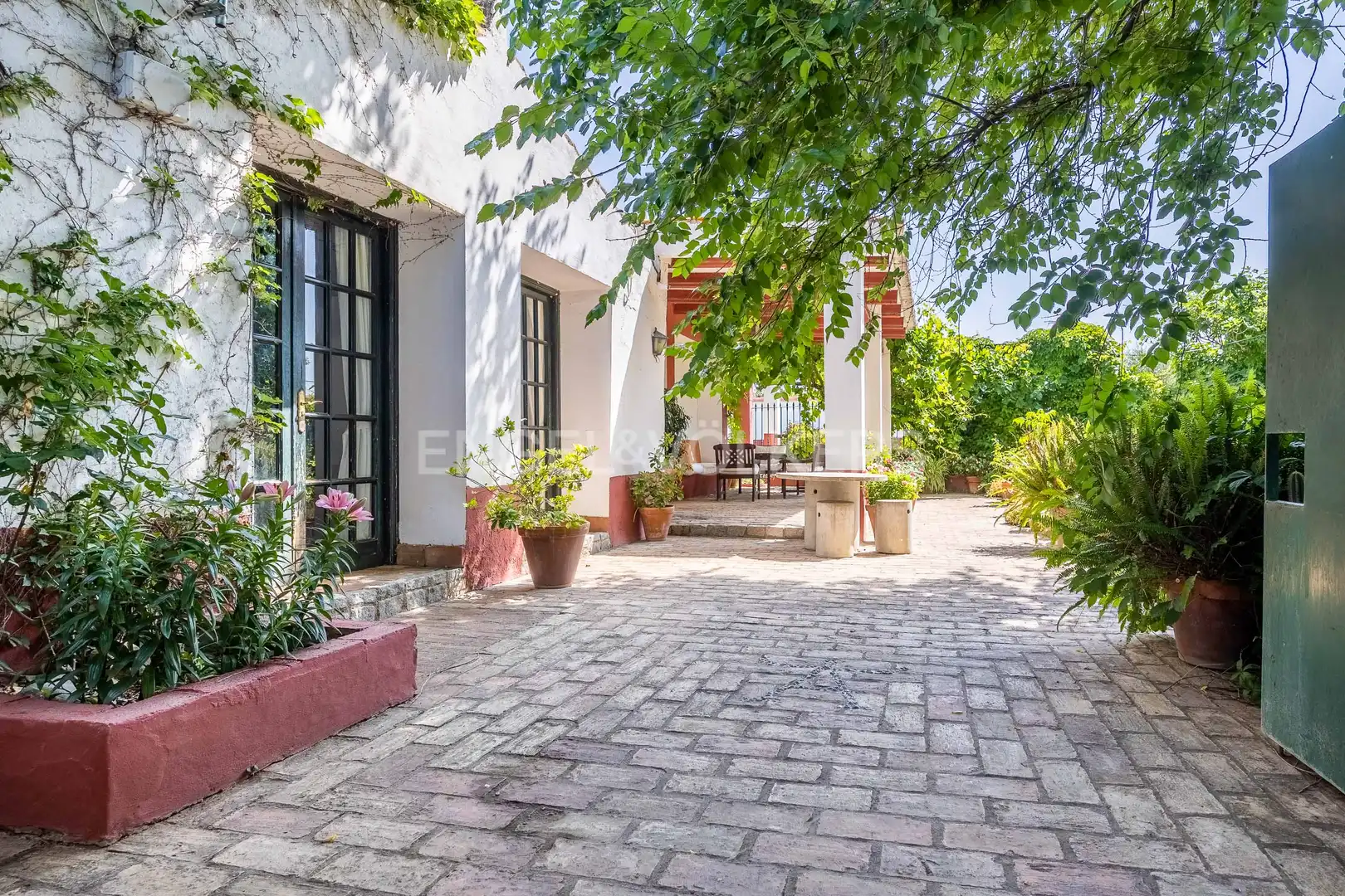 Vista exterior de Finca rústica en venta en Alcalá del Río con Aire acondicionado, Calefacción y Jardín privado