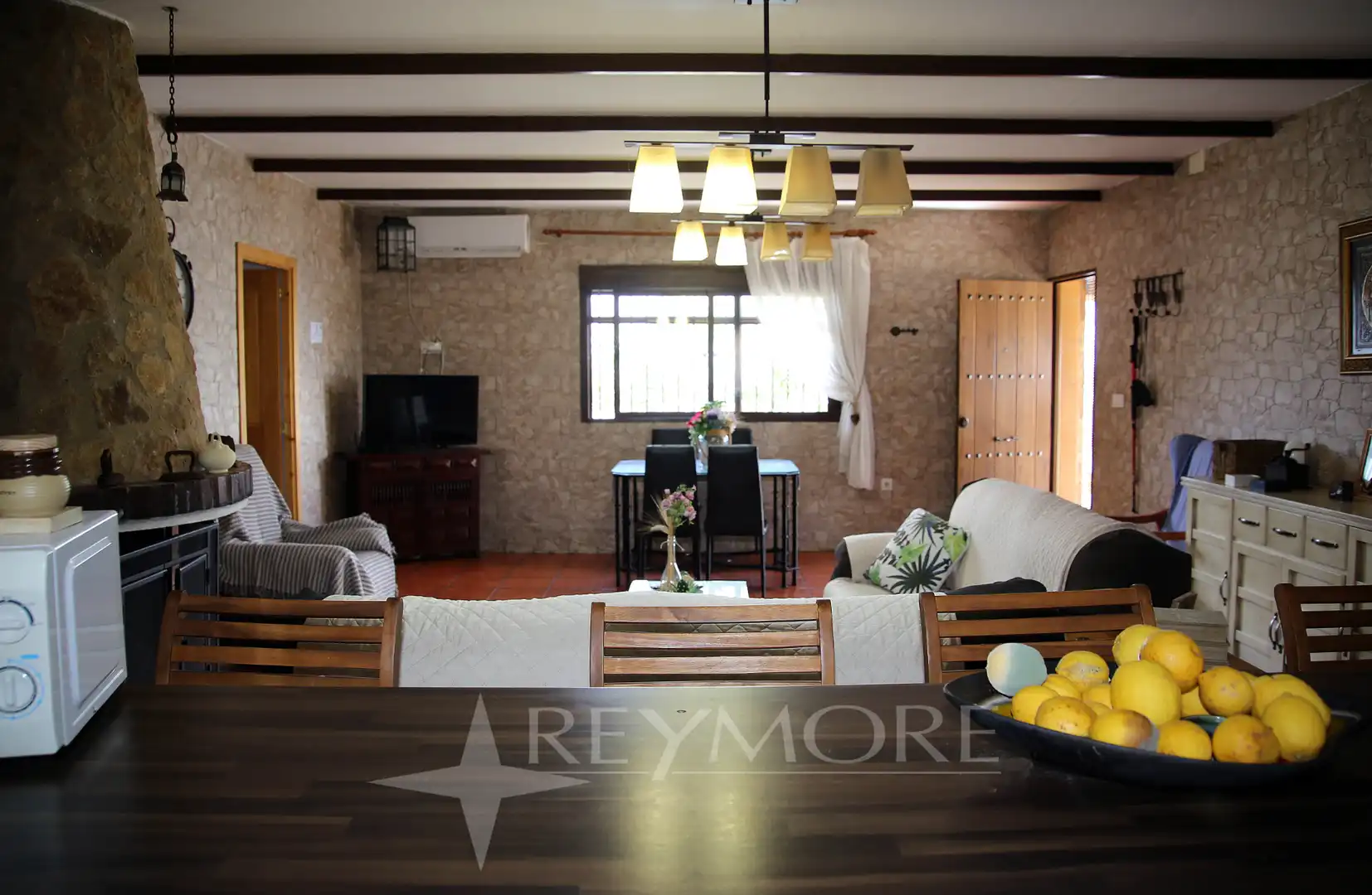 Sala de estar de Casa o chalet en venta en Almodóvar del Río con Aire acondicionado, Calefacción y Jardín privado