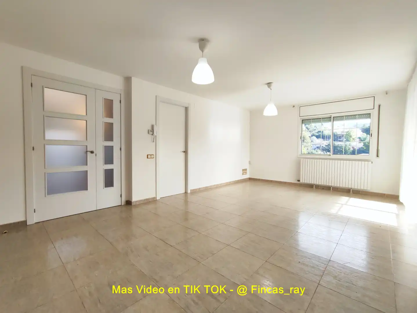 Sala de estar de Casa o chalet en venta en Bigues i Riells del Fai con Calefacción, Jardín privado y Terraza