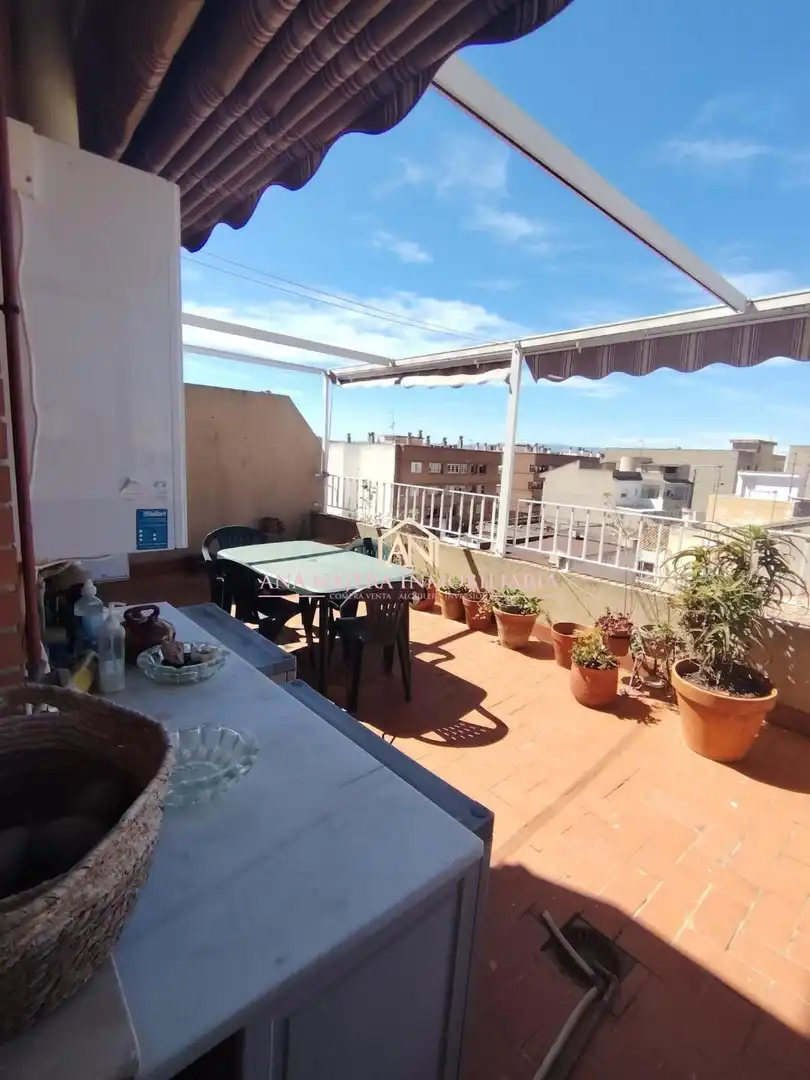 Terrasse von Dachboden zum Verkauf in La Pobla de Vallbona mit Heizung und Abstellraum