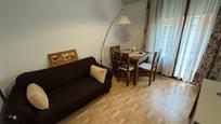 Living room of Flat to rent in  Madrid Capital  with Air Conditioner, Furnished and Washing machine