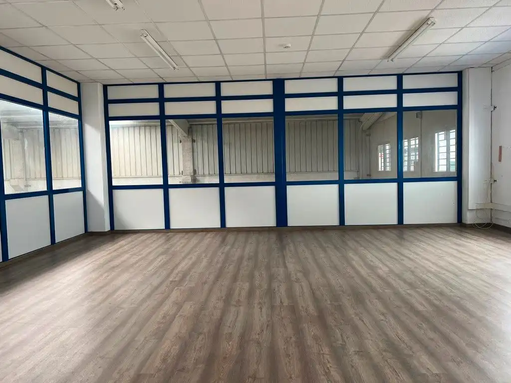 Nau industrial de lloguer a Rúa Jesús Fernández Pita, imagen 28