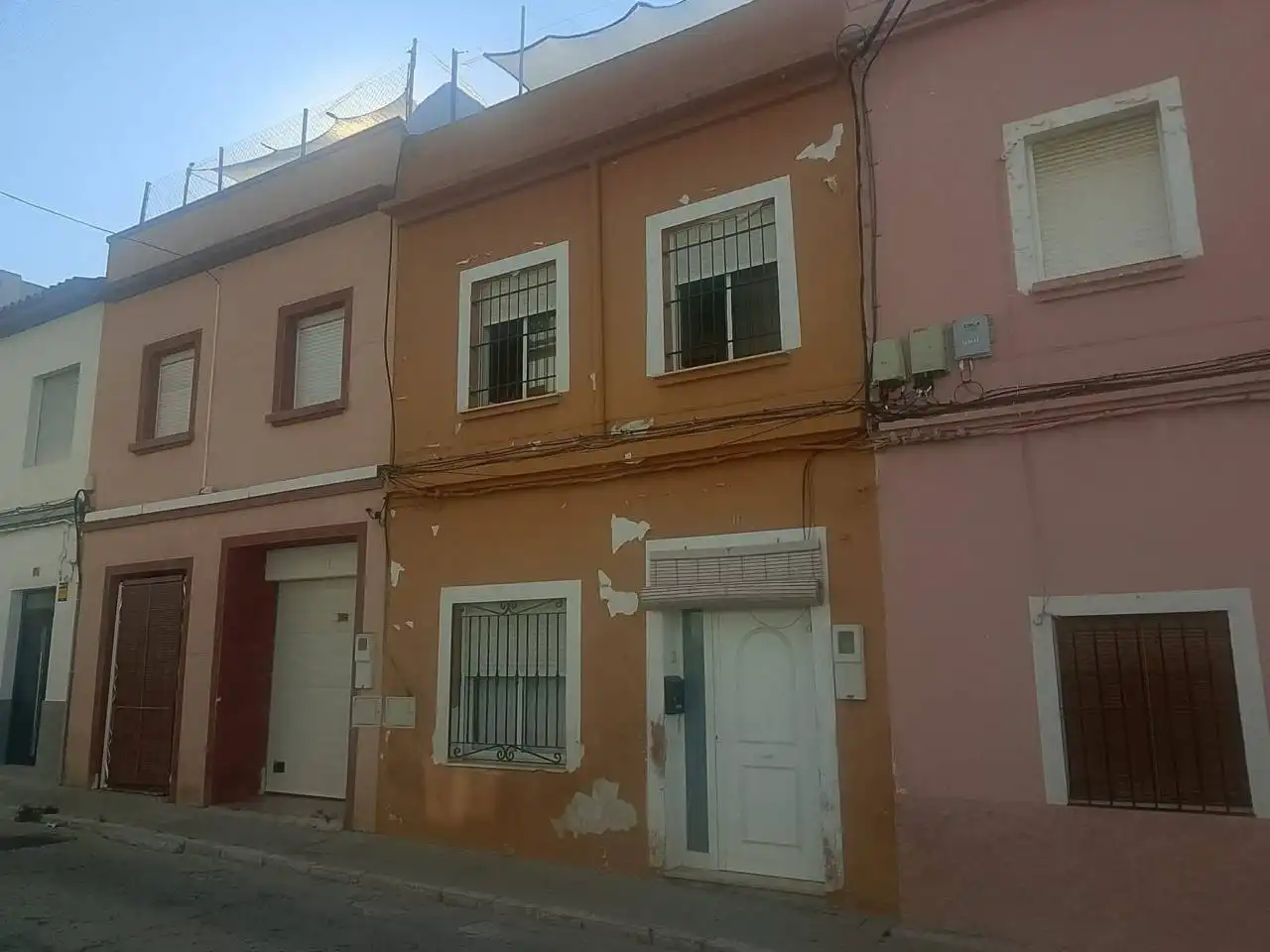 Vista exterior de Casa adosada en venta en Oliva con Aire acondicionado, Terraza y Trastero