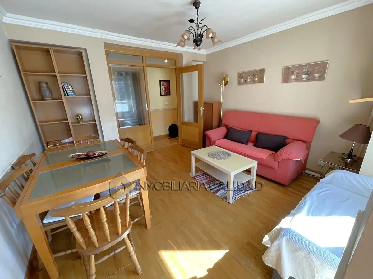 Bedroom of Flat for rent in Burgos  with Heating, Terrace and Furnished