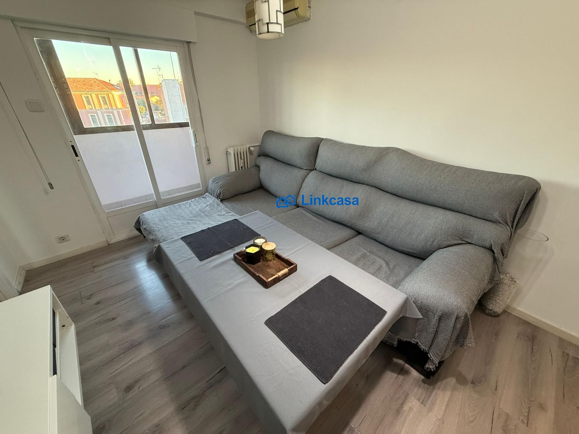 Sala d'estar de Pis en venda en  Madrid Capital amb Calefacció, Terrassa i Traster