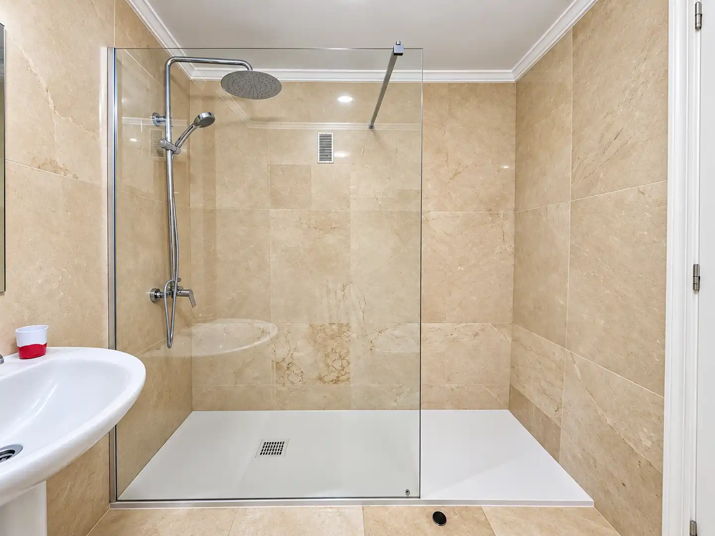 Flat for rent in Calle Paseo del Ferrocarril, El Astillero