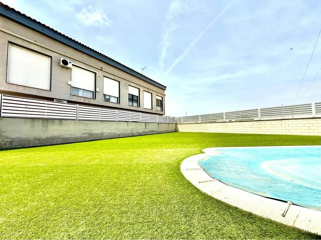 Piscina de Pis en venda en Almonacid de Toledo amb Aire condicionat, Calefacció i Jardí privat