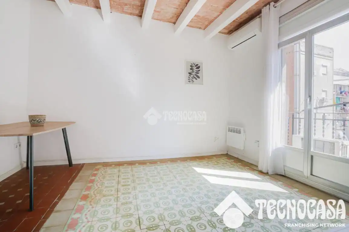 Habitación de Piso en venta en Barcelona con Balcón