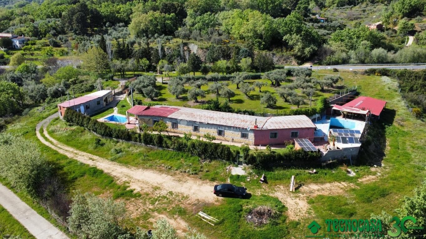 Jardí de Finca rústica en venda en Candeleda amb Calefacció i Terrassa