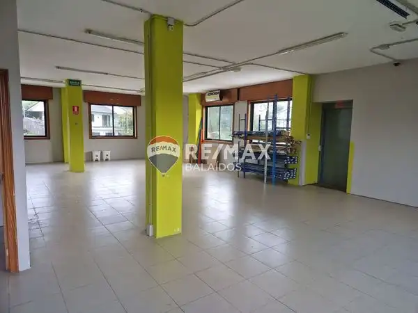 Industrial buildings for sale in Avenida do Aeroporto, Cabral - Candeán