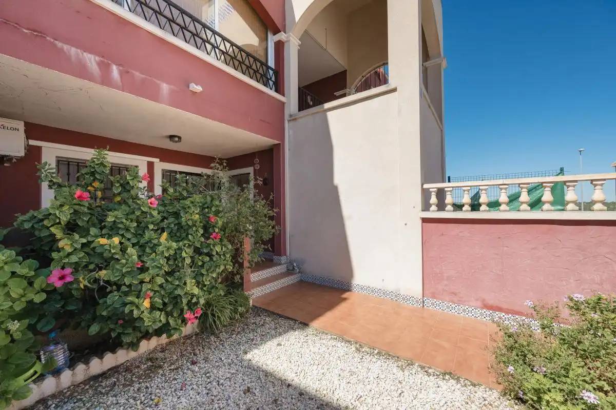 Vista exterior de Planta baja en venta en Orihuela con Aire acondicionado, Calefacción y Terraza