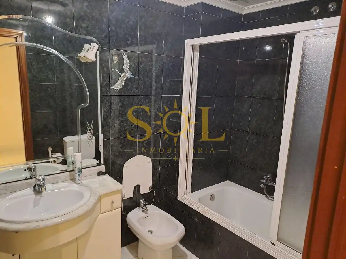 Badezimmer von Wohnung zum Verkauf in La Bañeza  mit Heizung, Parkett und Abstellraum