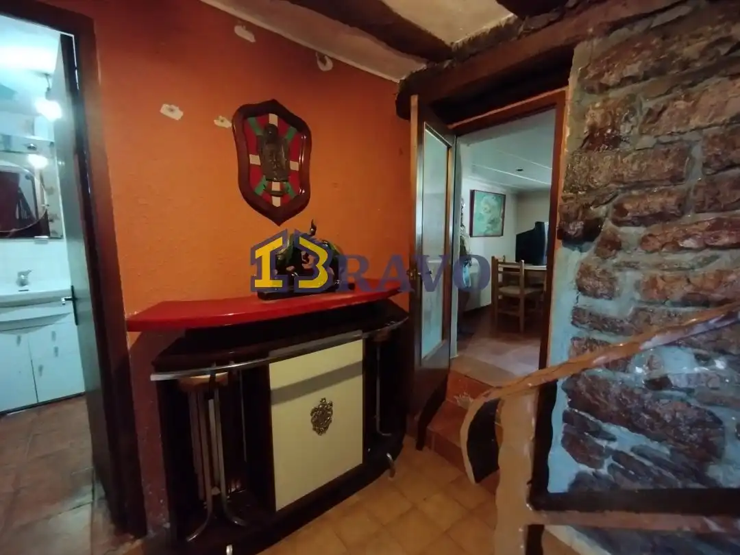 Casa adosada en venta en Junta de Traslaloma con Calefacción, Jardín privado y Amueblado