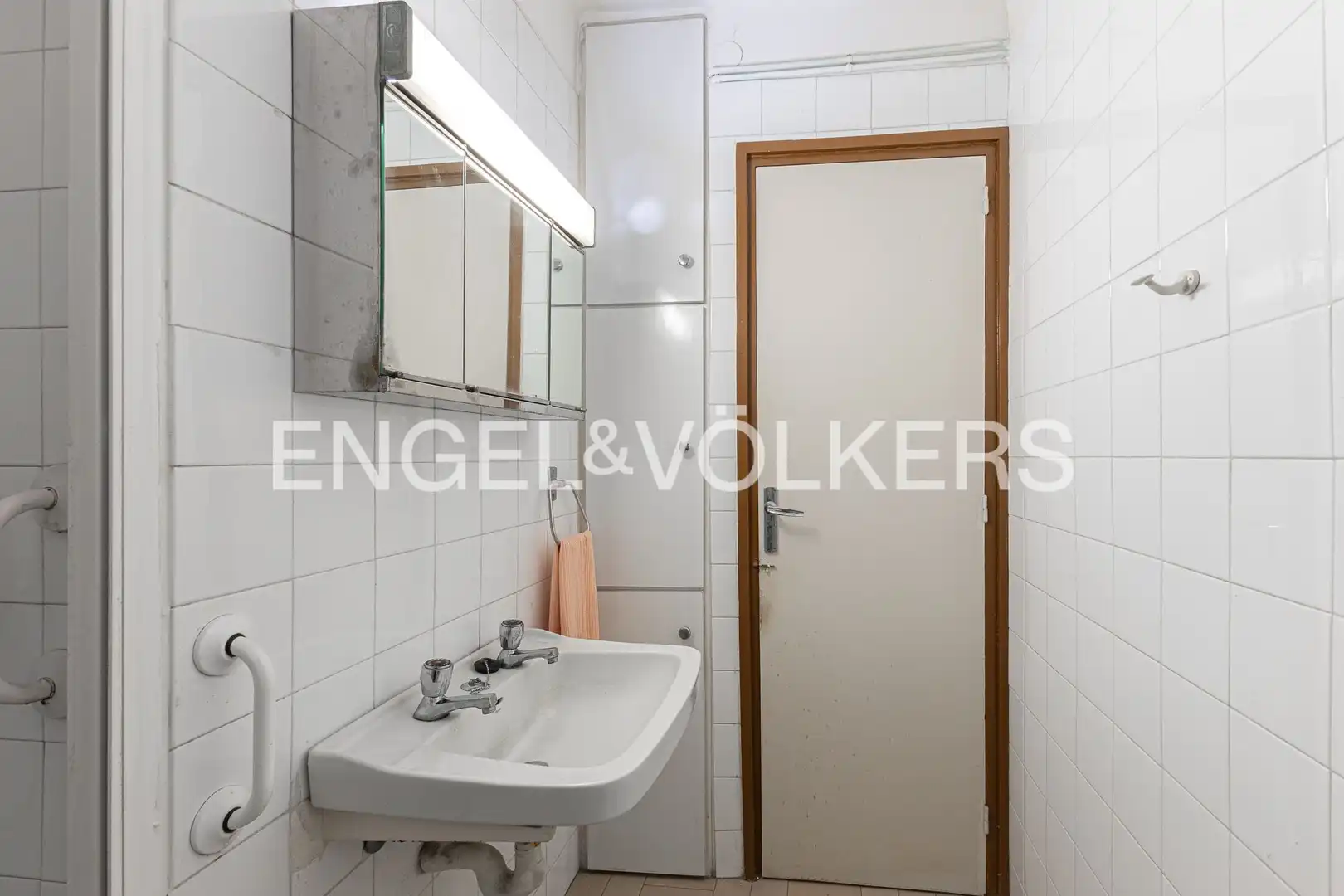 Badezimmer von Wohnung zum Verkauf in Barcelona mit Heizung