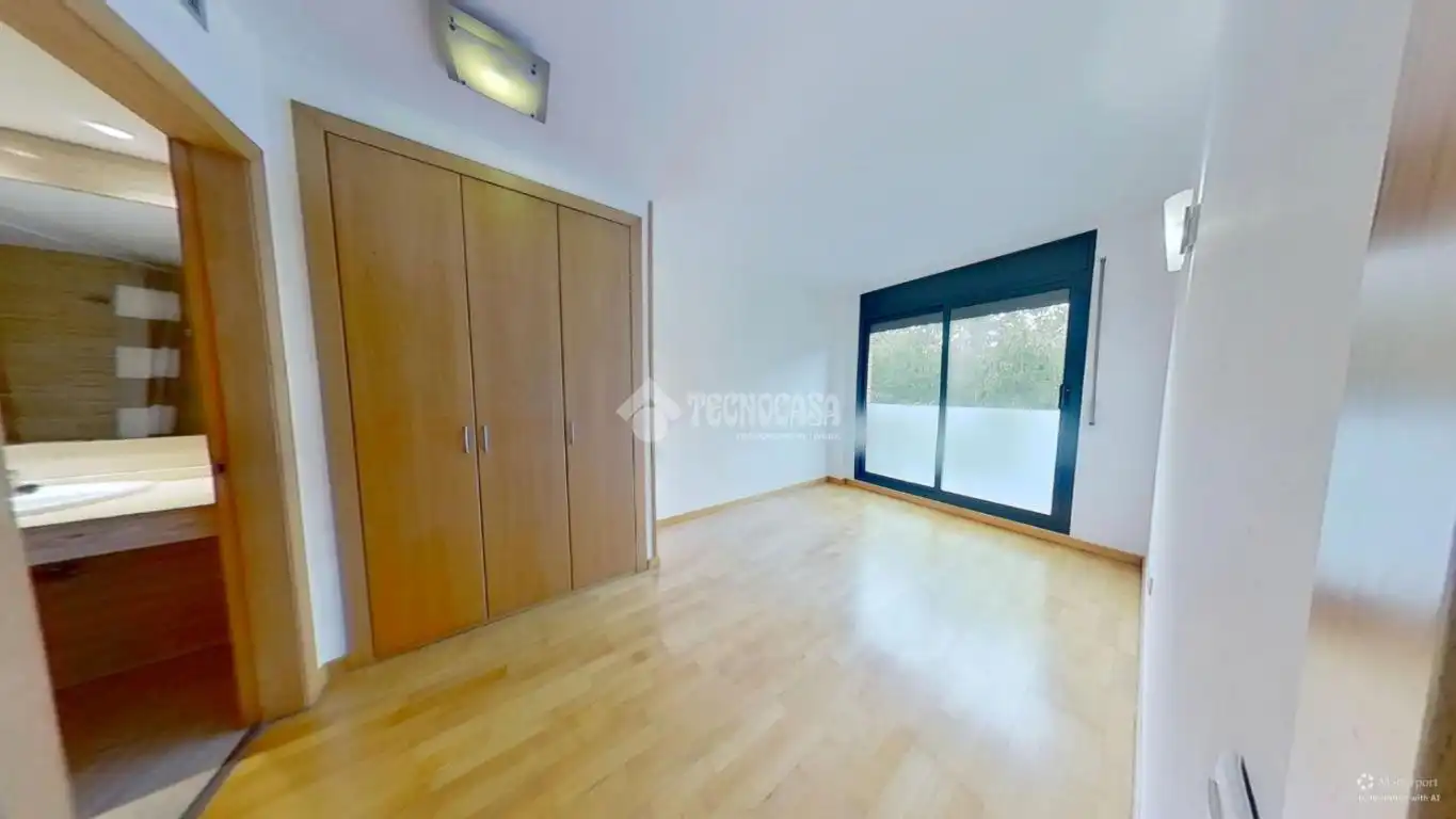 Habitación de Piso en venta en Sabadell con Aire acondicionado, Calefacción y Balcón
