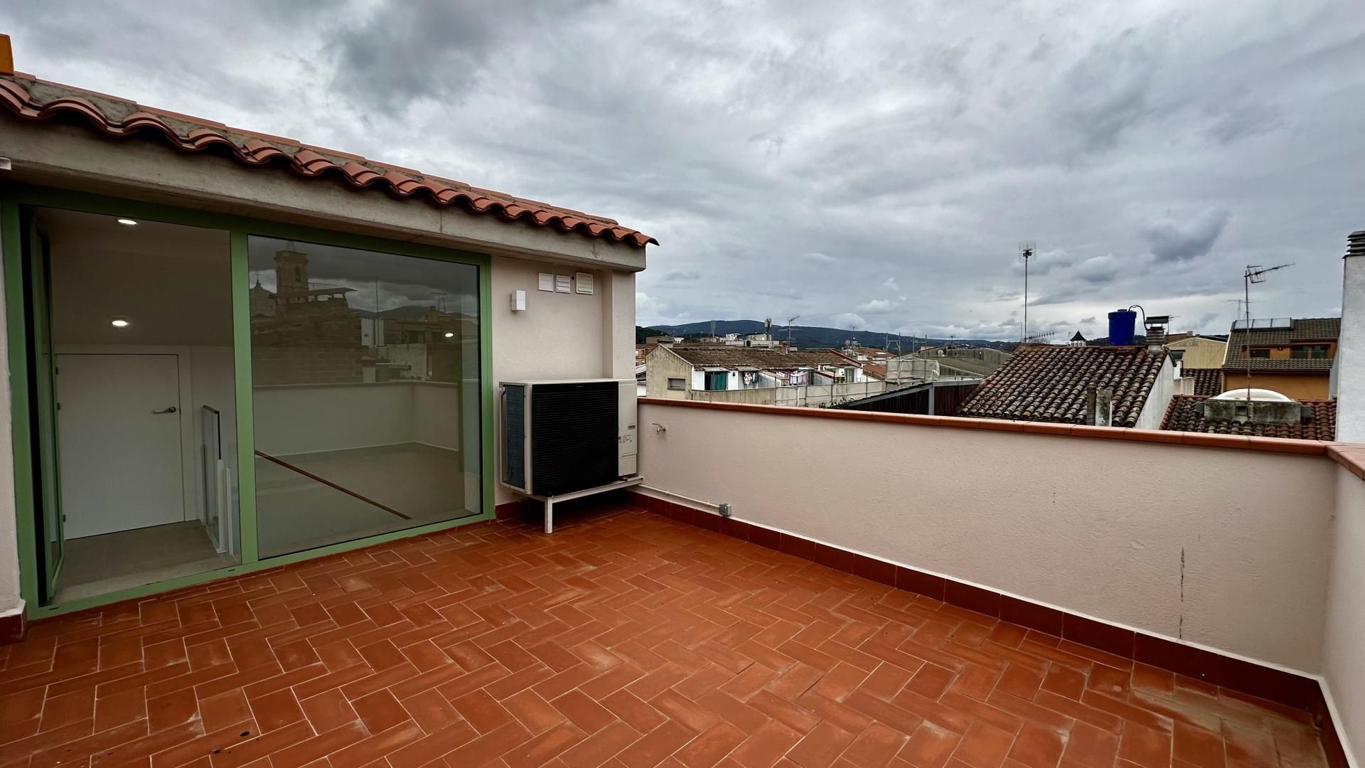 Terrasse von Einfamilien-Reihenhaus zum Verkauf in Sant Celoni mit Heizung