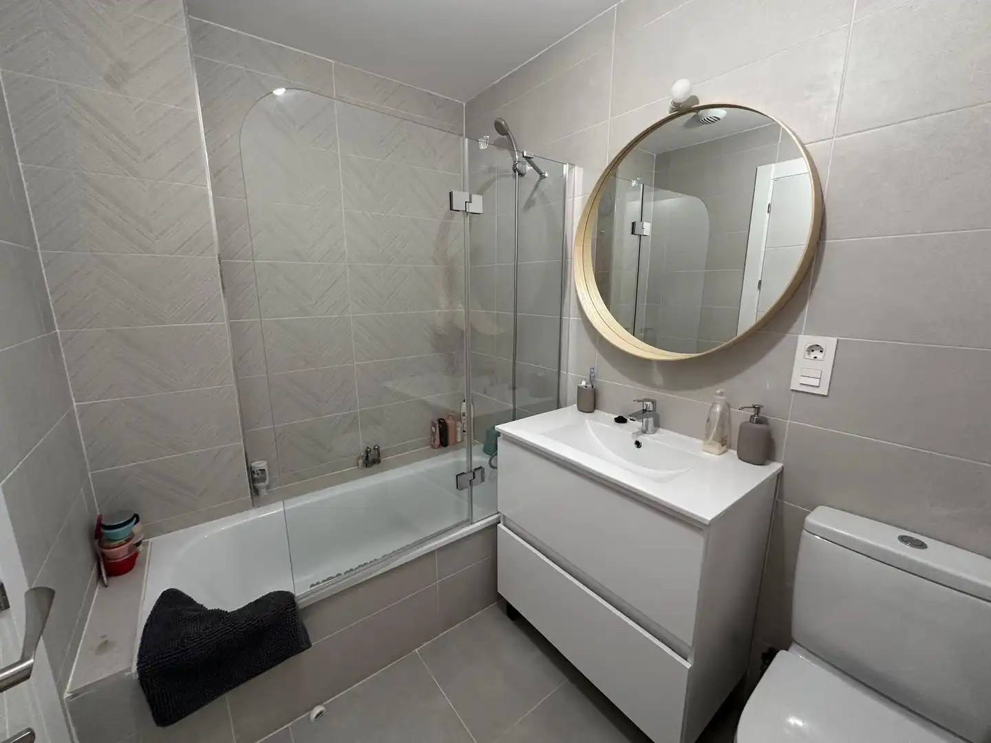 Bathroom of Flat for rent in Motril  with Air Conditioner, Heating and Terrace