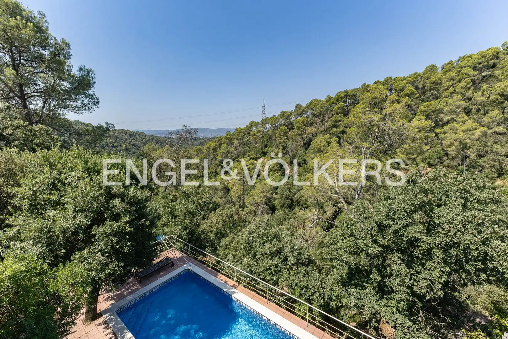 Piscina de Casa o xalet en venda en Molins de Rei amb Aire condicionat, Calefacció i Jardí privat