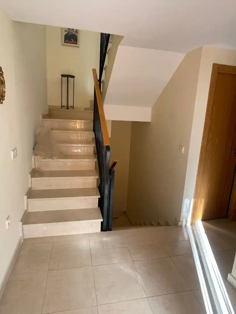 Casa adosada en venda en Alhaurín de la Torre amb Aire condicionat, Jardí privat i Terrassa