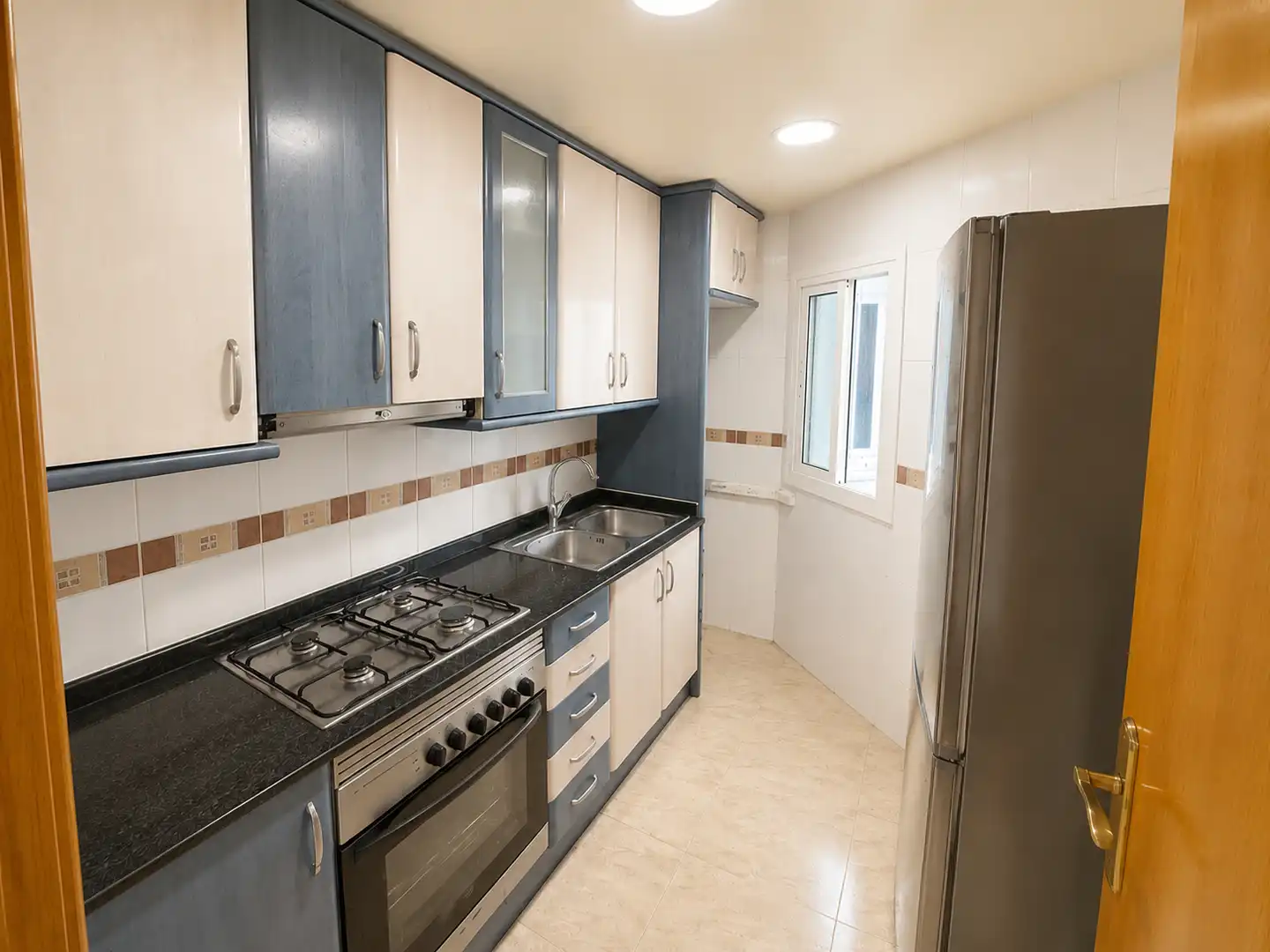 Kitchen of Flat for sale in Santa Coloma de Gramenet  with Air Conditioner, Heating and Washing machine