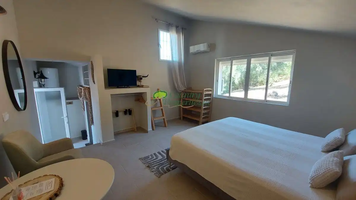 Schlafzimmer von Geschaftsraum zum Verkauf in Cómpeta mit Klimaanlage